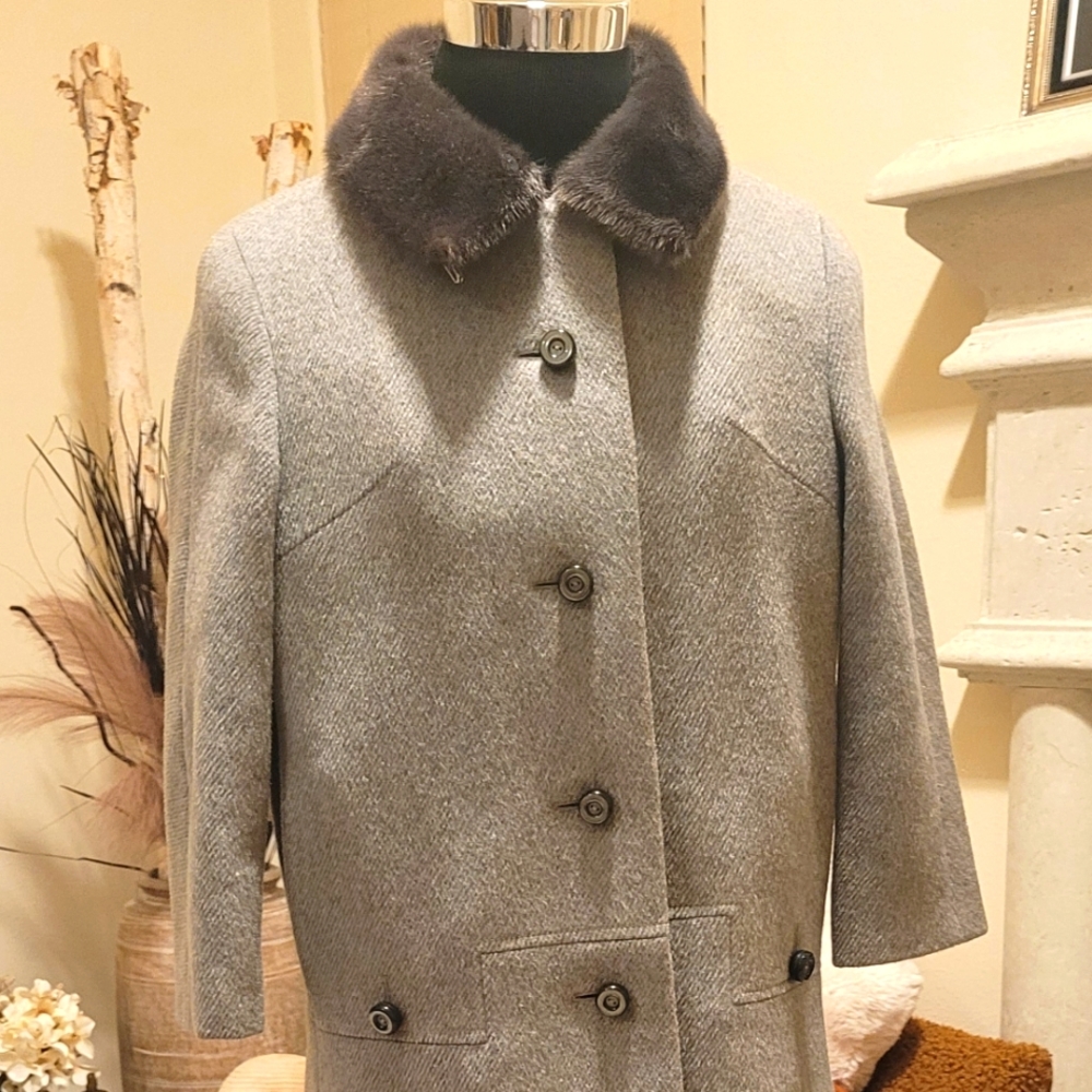 Vintage Couture Gray Wool Winter Coat w/ Gray Fur Collar, Size 4